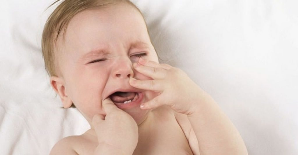 Cách chữa nhiệt miệng cho trẻ